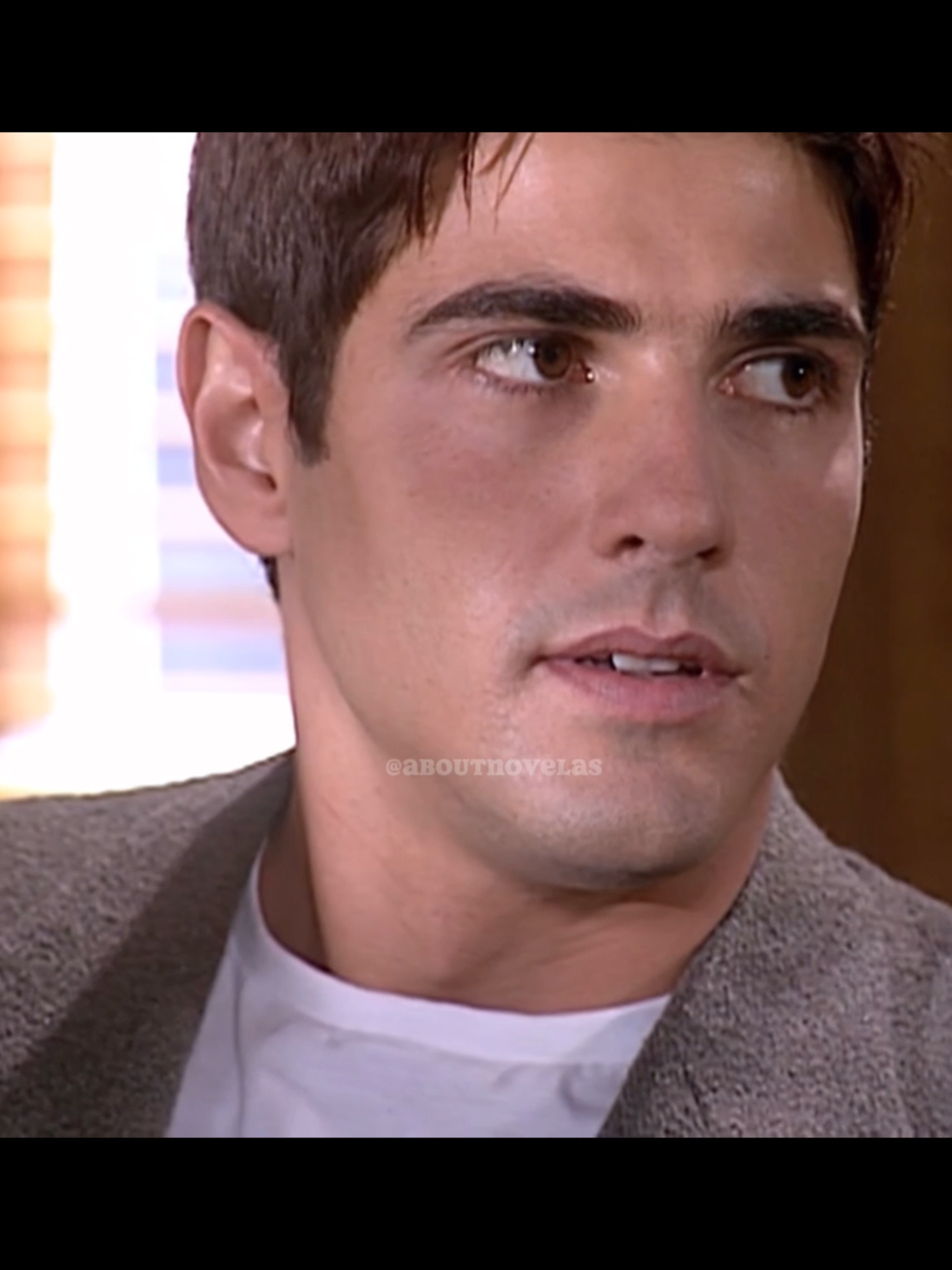 Edu e Estela conseguem falar com o advogado responsável por seus bens