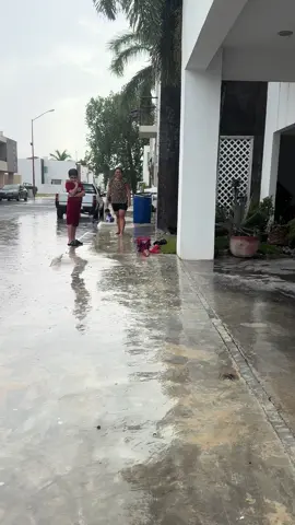 #epicfail #epicfall #rainyday #falling #momlife 