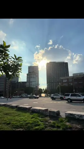 Just a gentlemen from Baltimore… Ok love you byeee #BaltimoreGuy #PlantLife ##SkyLove##410