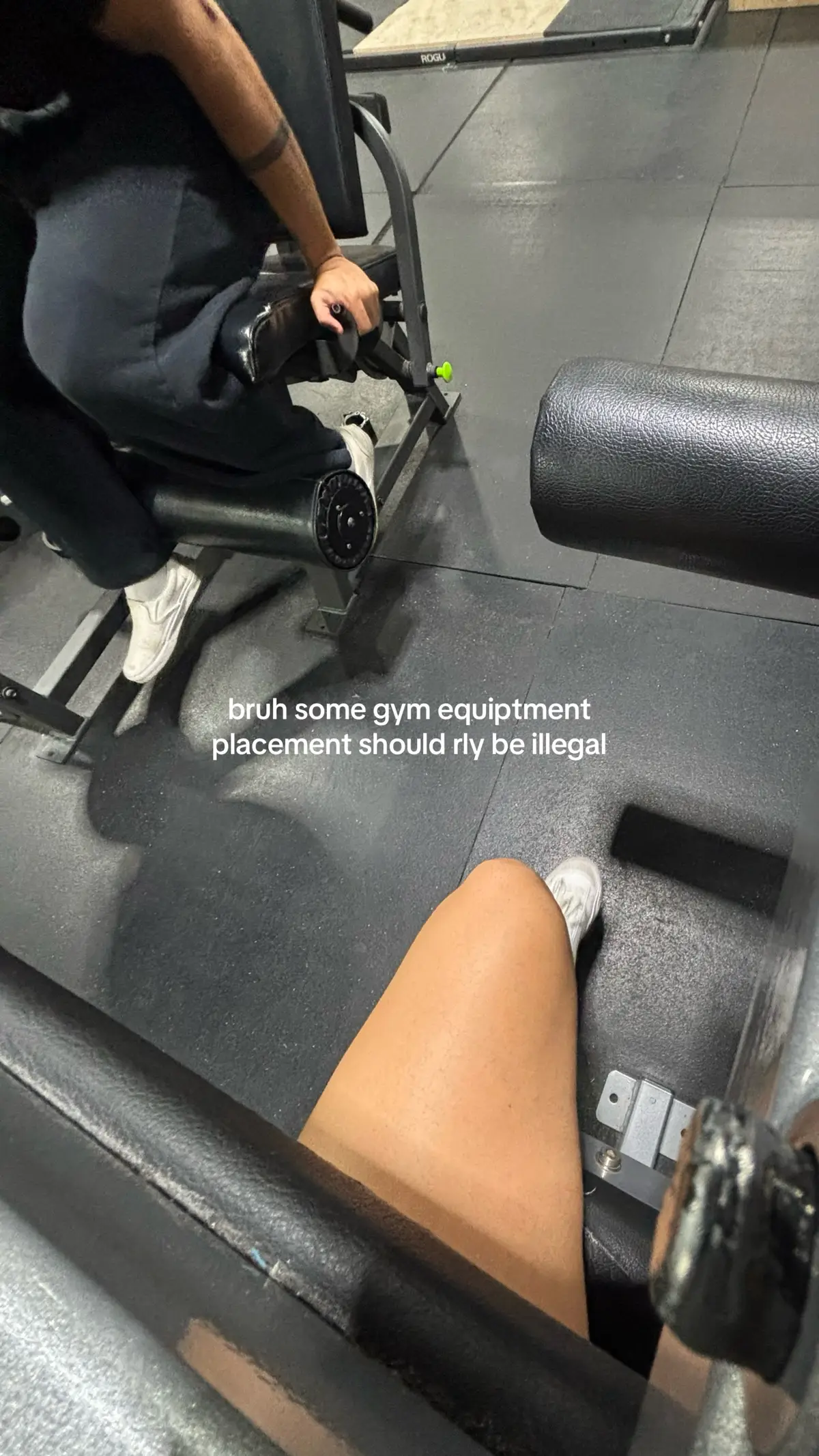 i could reach out and pick his nose if I wanted to #gymthings #gym #gymproblems #FitTok #GymTok 