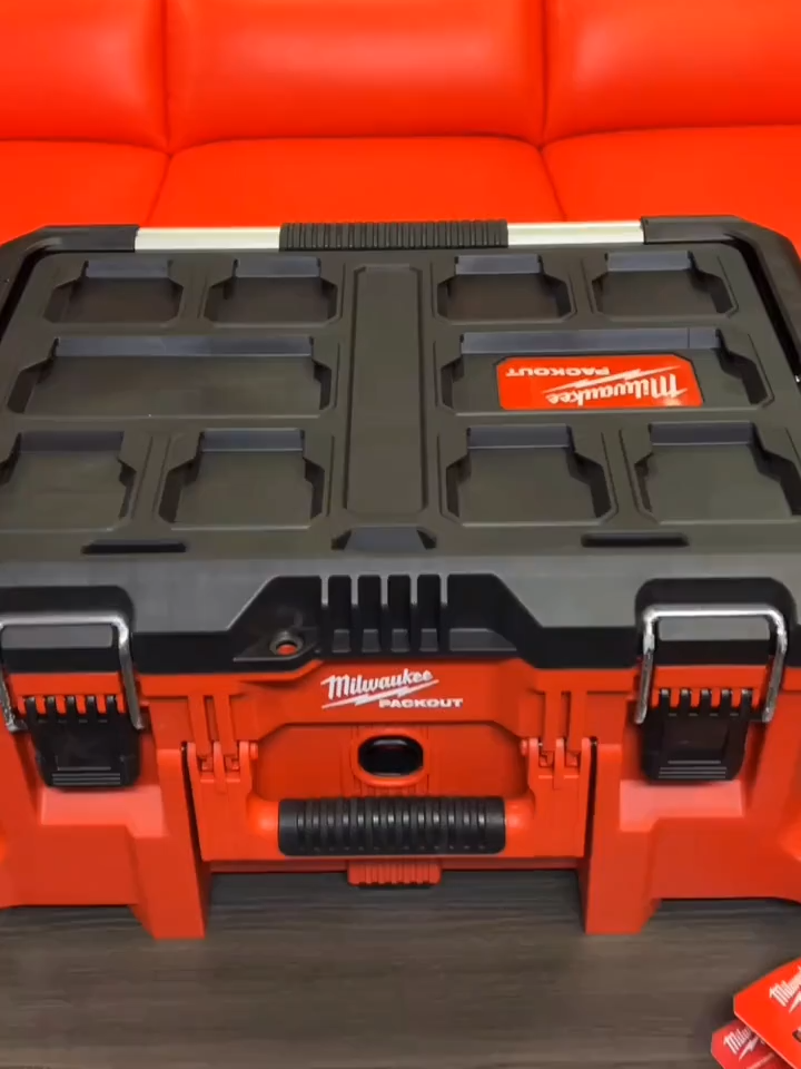 Thùng dụng cụ Milwaukee #tools #dungcu #donghe #dungcuducnhat #DIY #handtools #milwaukee
