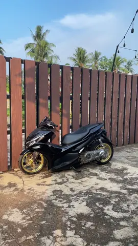 morning all😬 #ogahjinjitstyle #aeroxmodifikasi #aeroxdownsize #aerox #lewatberanda 