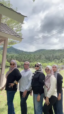 central people nie ngajak kitonyo ikut trend. tp kitonyo jenis badan sado kaku 🤣 jadi lahh noh best of luck kakak kakak semua 🤗 next kita jumpe di Star Club Conference pulak erk 🤭🤭 in shaa Allah Aminnnn #perodua #peroduarisingstarcamp25 #peroduacentral #peroduabranch #peroduabranchklang 