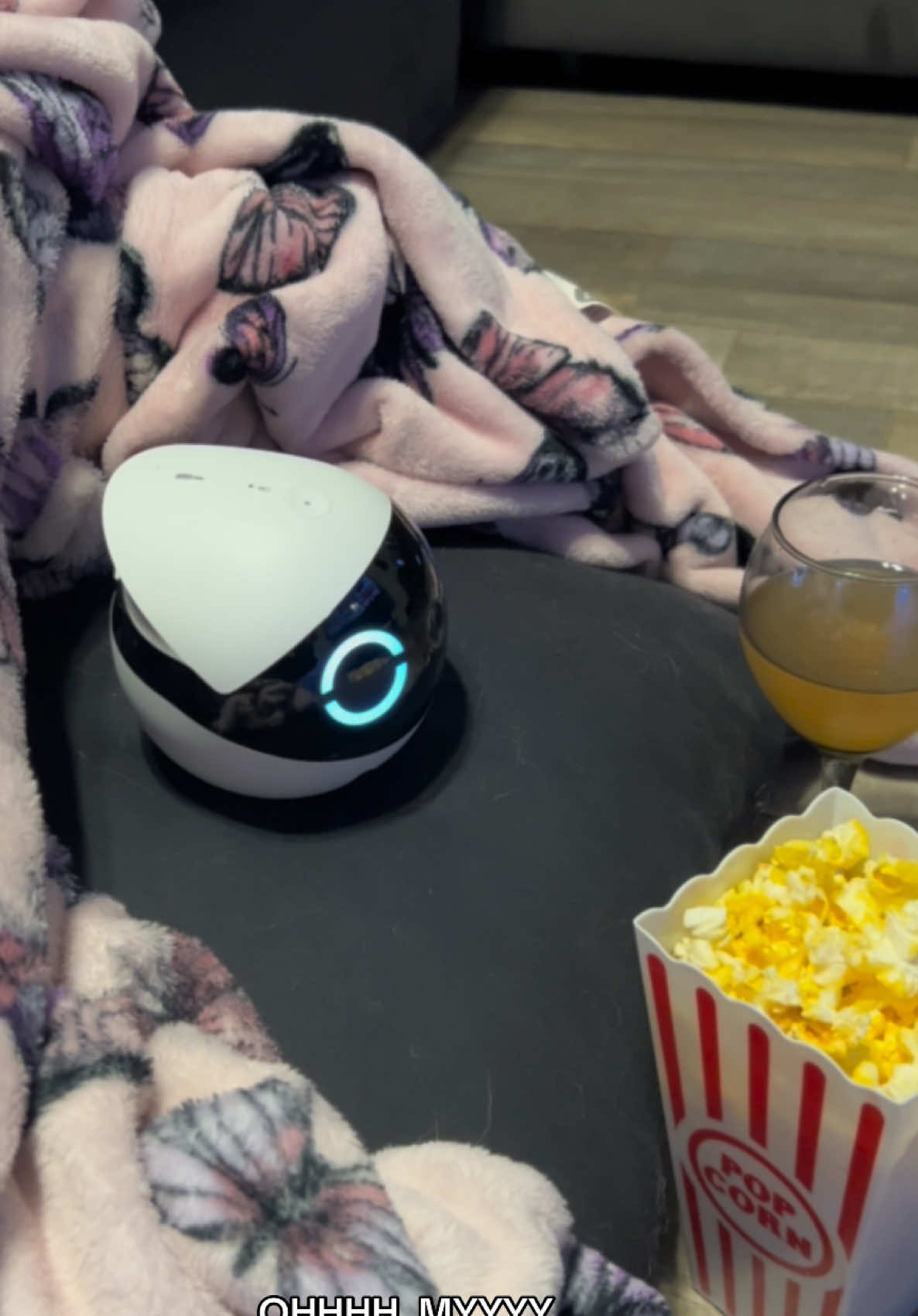 She’s out working but she’s not gonna miss this  reunion 🫣😏😭 #LoveIsland #loveislandreunion #season7 #robot #fyp @Malik & Destiny 🤍 