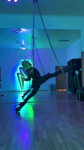 Lizardi B is back #lizard #aerialchains