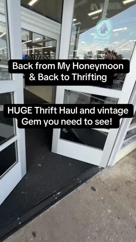Back in action + back to thrifting 🪞 Just scored the dreamiest vintage mirror 👰‍♀️➡️💍➡️♻️  #ThriftWithMe #vintagefinds #thriftqueen #thrifthaul #thrifttokthrifted 