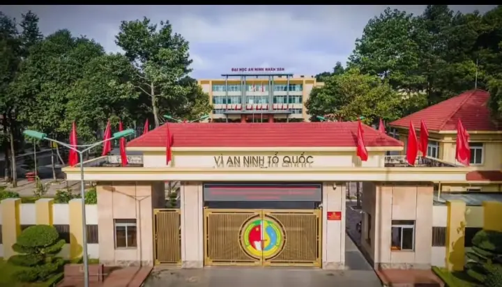 Kết quả của mùa thi năm nay đã có. Người đạt được ước mơ, người chạnh lòng bước tiếp. Đối với những ai đã cố gắng , thì đây là thành quả của các bạn , đây sẽ là mái trường gắn bó suốt quãng đường đại học thật vinh dự. Còn với những ai chưa đủ may mắn xin hãy đừng quá buồn , có quyết tâm thì ắt sẽ thành. Nếu không thì trong tim ta vẫn luôn thổn thức khi nhớ lại ước mơ năm 18 tuổi, lúc mà ta đã cháy hết mình vì lý tưởng bản thân. Ước mơ không thành thì một đời dang dở. Hẹn các bạn ngày nhập học. Chào thân ái !  #T04 #uocmocongan #hope #noluc #fypシ 