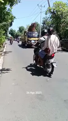 #padaharii##ni #nttpride🏝🔥fypシviral LEMBATA ISLAND  tiang listrik balap