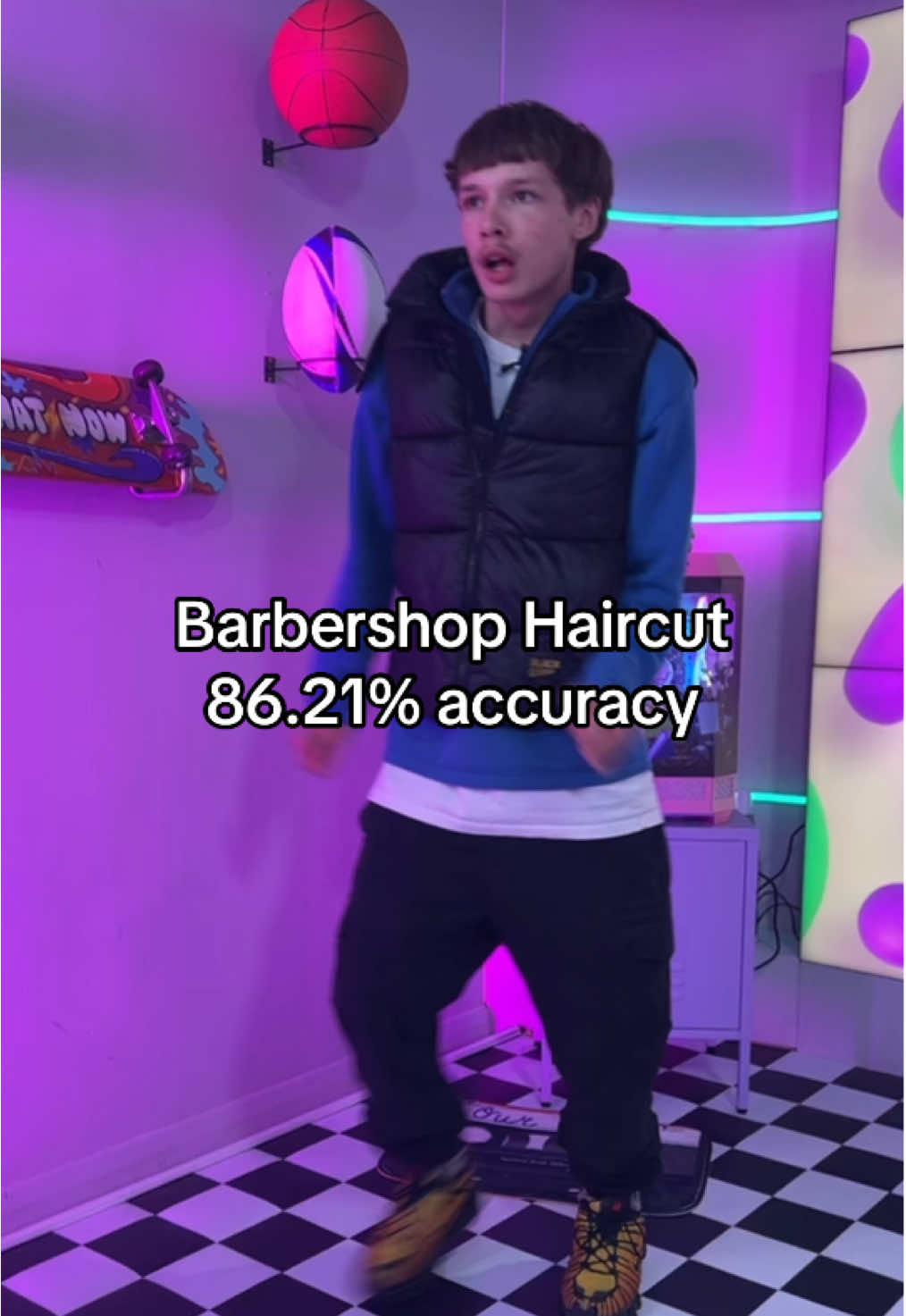 A BWARBASHOWP HAAAIRCUT THAT COSTS A KWORTAAAAH  #newsies #newsiesthemusical #accuracy #whatnow #abarbershophaircutthatcostsaquarter 