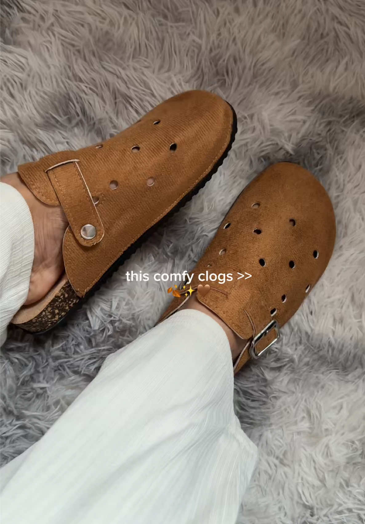 my new comfy clogs has arrived! 🤎✨ #clogs #slippers #koreanclogs #sandals #casualslippers