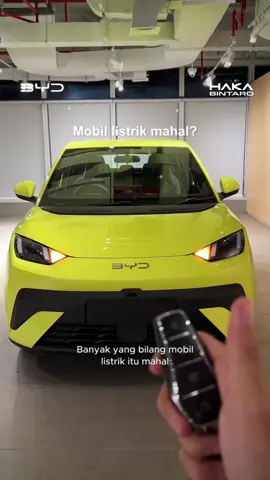 SEBERAPA HEMAT PUNYA MOBIL LISTRIK? Halo Kawan HAKA! Buat kalian yang mau tau seberapa hemat dengan punya mobil listrik, simak video ini ya! #byd #bydhaka #bydhakabintaro @BYD Haka Auto @career_hakaauto @BYD Indonesia 