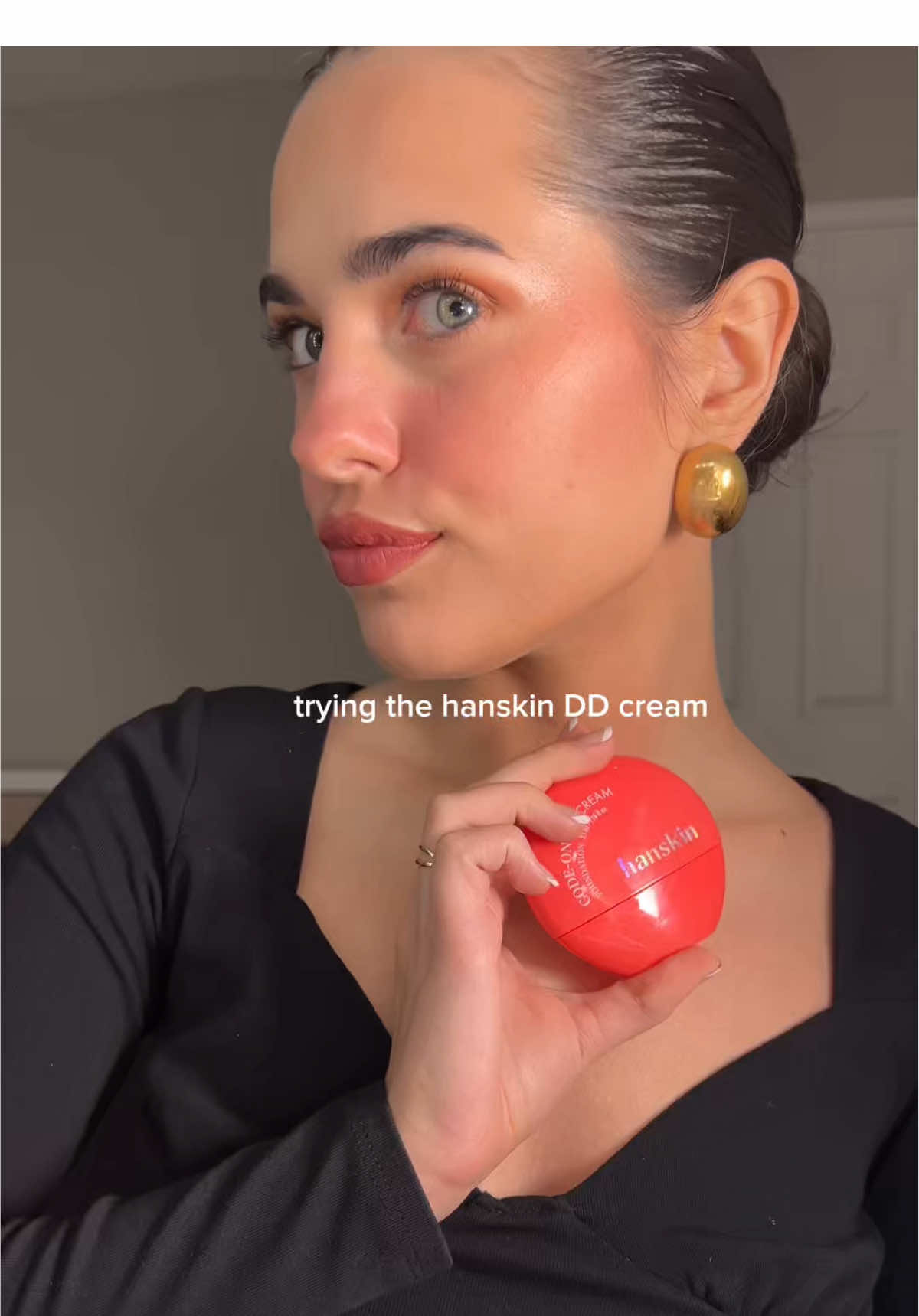 Trying out the @Hanskin Double D Cream 🥰  #kbeauty #poreblurring #foundationhack #hanskin #koreanmakeup 