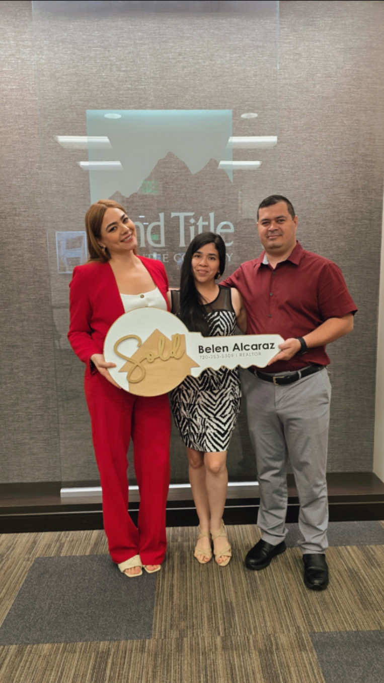¡Felicidades de todo corazón a Wilmer y Estefania por el cierre de su nuevo hogar! 🏡❤️ Gracias por confiar en mí y permitirme acompañarlos en un paso tan importante en sus vidas.✨ No hay mayor satisfacción que ver cómo una familia cumple su sueño de tener un lugar propio, un espacio donde podrán crear recuerdos, celebrar logros y compartir momentos inolvidables.🤩 Su confianza significa el mundo para mí, y me llena de orgullo saber que ahora comienzan una nueva etapa llena de esperanza y felicidad. 🙏 Que este nuevo hogar sea testigo de muchas risas, abrazos y bendiciones. ¡El futuro apenas comienza!🥂 ¿Tú también sueñas con tu casa en colorado? mándame un DM con la palabra “CASA” y demos juntos el primer paso.📲 Su amiga y agente de bienes raíces, Belen Alcaraz  . . . #cierredecasa #bienesraices #colorado  #bienesraicescolorado #hogardulcehogar         