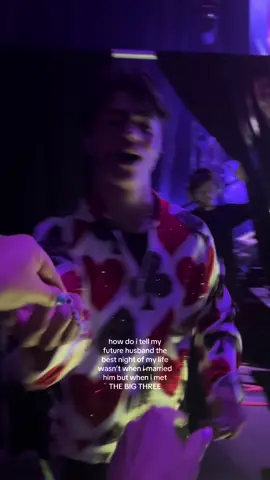 best night of my life (i made a whole seperate acc to post this bc mine is private) @Malachi Barton @Mk🇪🇹 @Freya Skye #worldscolidetour #descendants #zombies4 #malachibarton #freyaskye 