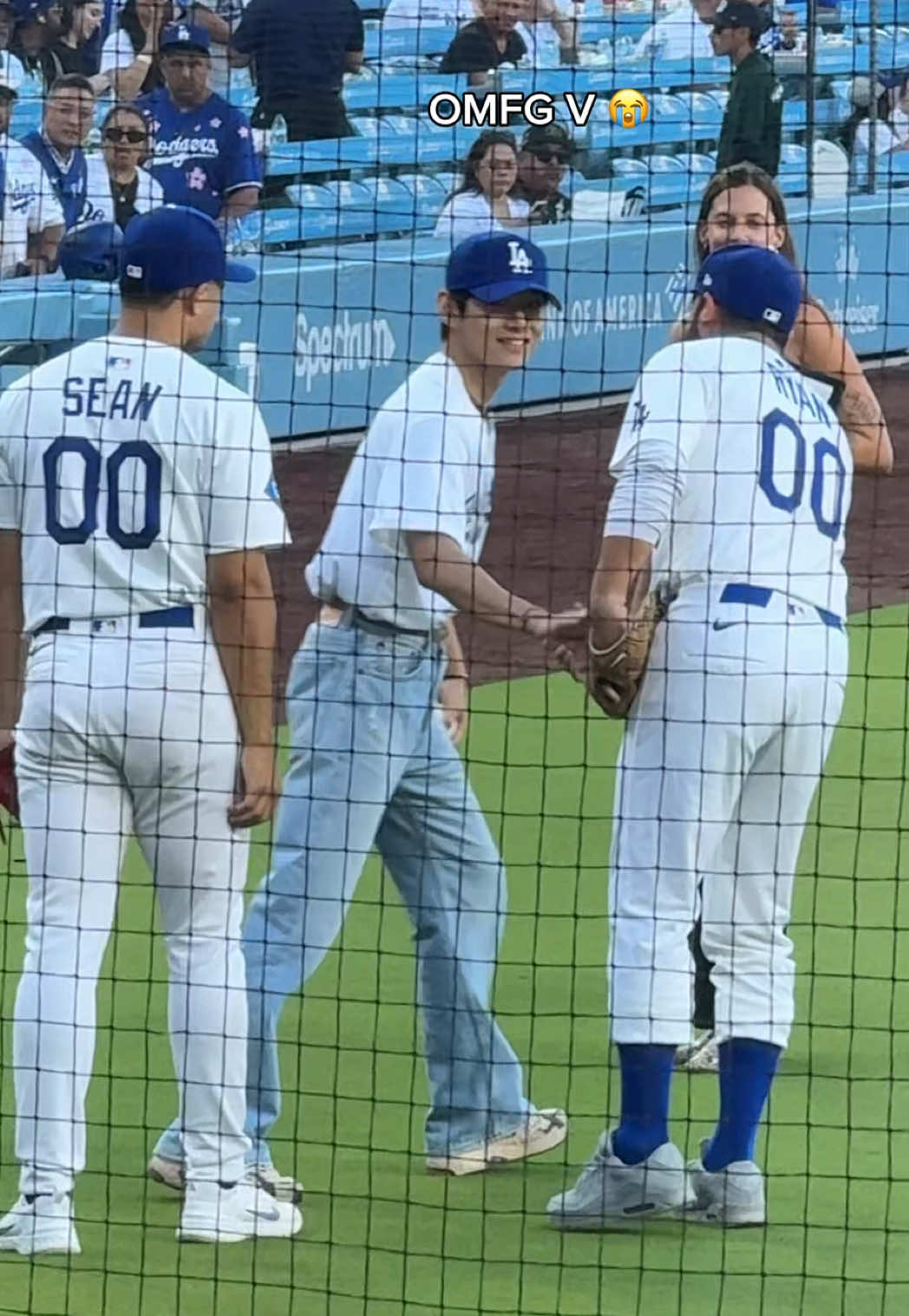 VVVVVVVVVVV @BTS  #v #kimtaehyung #dodgers #fyp 