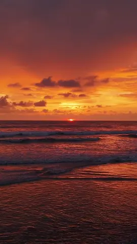 কক্স বাজার বিকেলে সূর্য ডোবার মুহুর্ত 🤟👌 #drone_shorts_video #coxsbazar_travel #seabeachview #coxsbazarbeach #droneview_weather 🚀djimini4pro 🚁Dji💪 ♻️plzunfrezzmyaccount  ✅copylink bdtiktokofficial