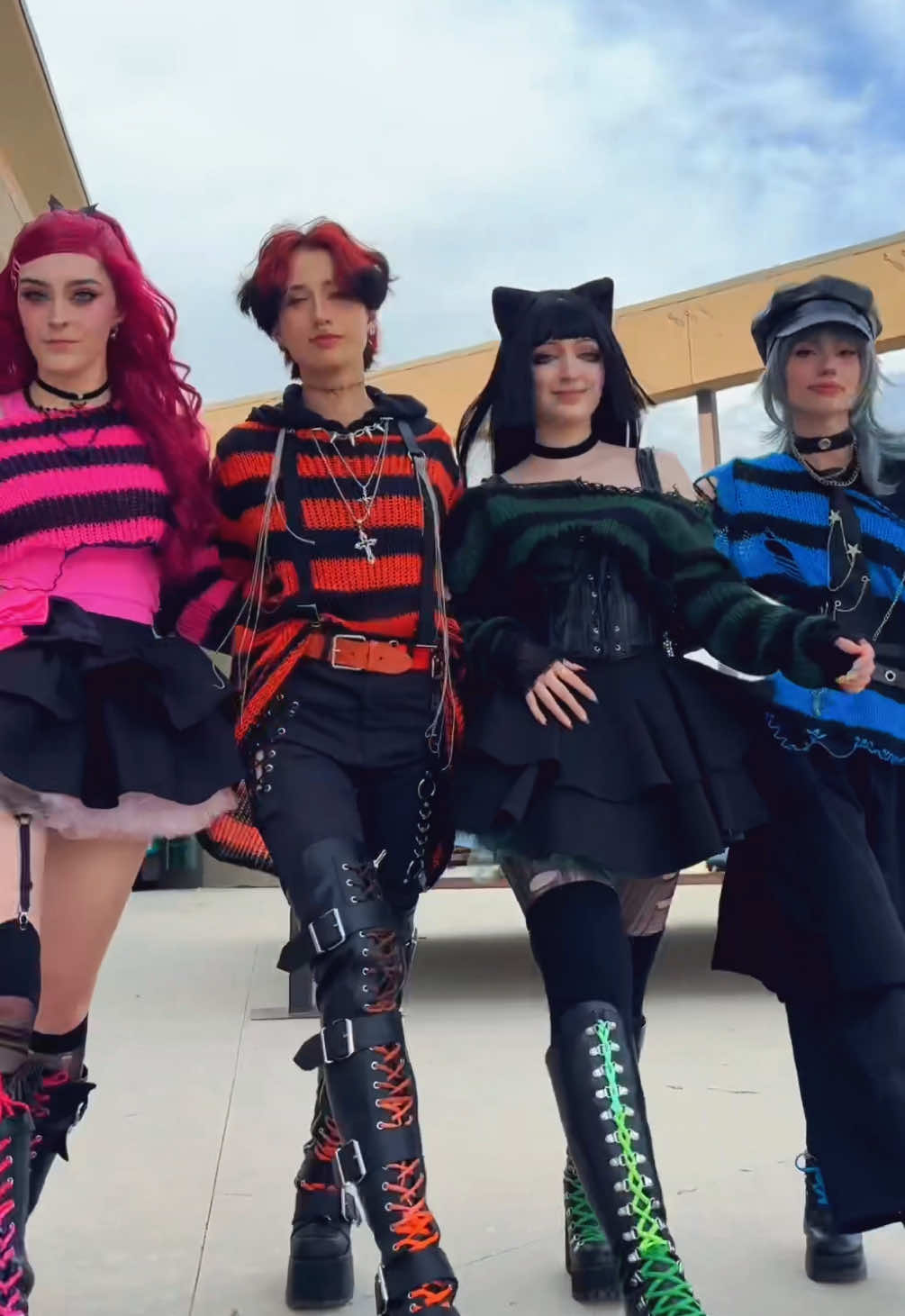 You can tell we can’t take ourselves seriously in the end 😆 💙@Willow  🧡@Luckee  💚@Suri  🩷@Kacayla/Keena  • • • • • • • • #kaigaiidol #idolfestival #overseasidol #animeconvention #jpop 