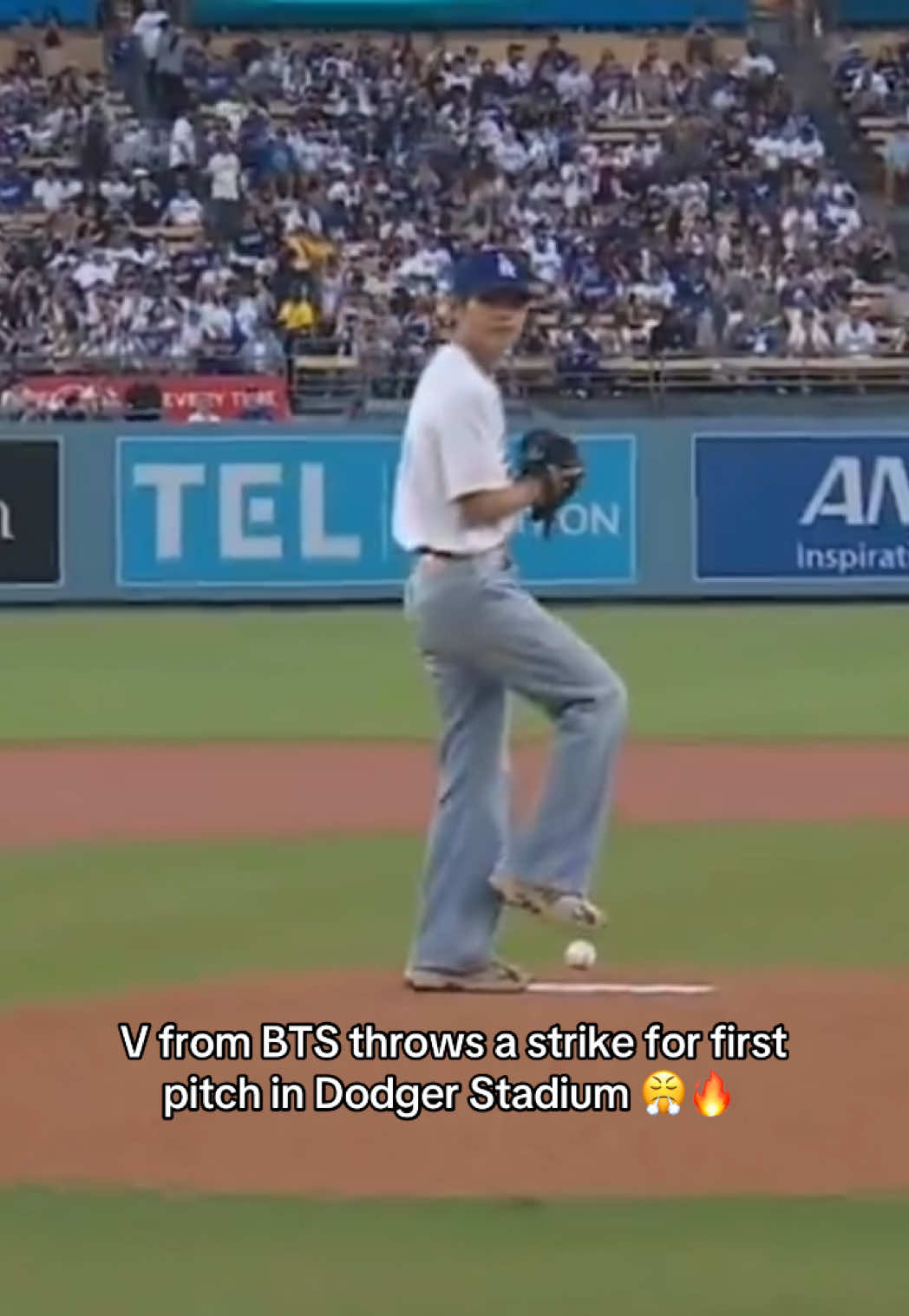 Any MLB teams need a pitcher? 👀⚾️ @MLB #baseball #dodgers #bts #kimtaehyung  #MLB 