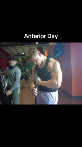 Made a YouTube video from this workout.. go watch it. Link on my story and in my bio #bodybuilding #jesuslovesyou #ekkovision #sciencebasedlifting  - Ekkovision code Devon  - Gympin code dev 