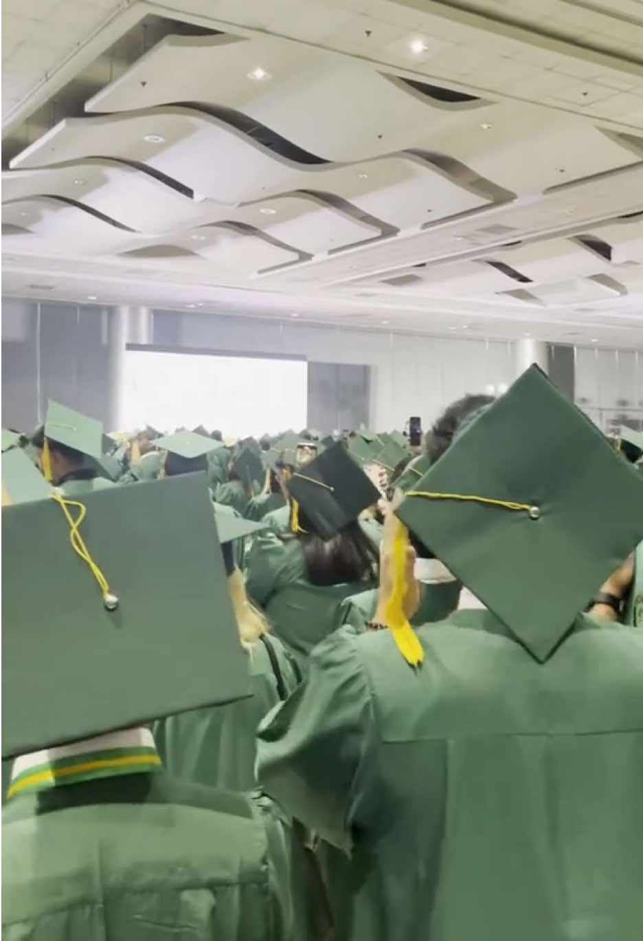 still at my senior high school’s hallways 💔