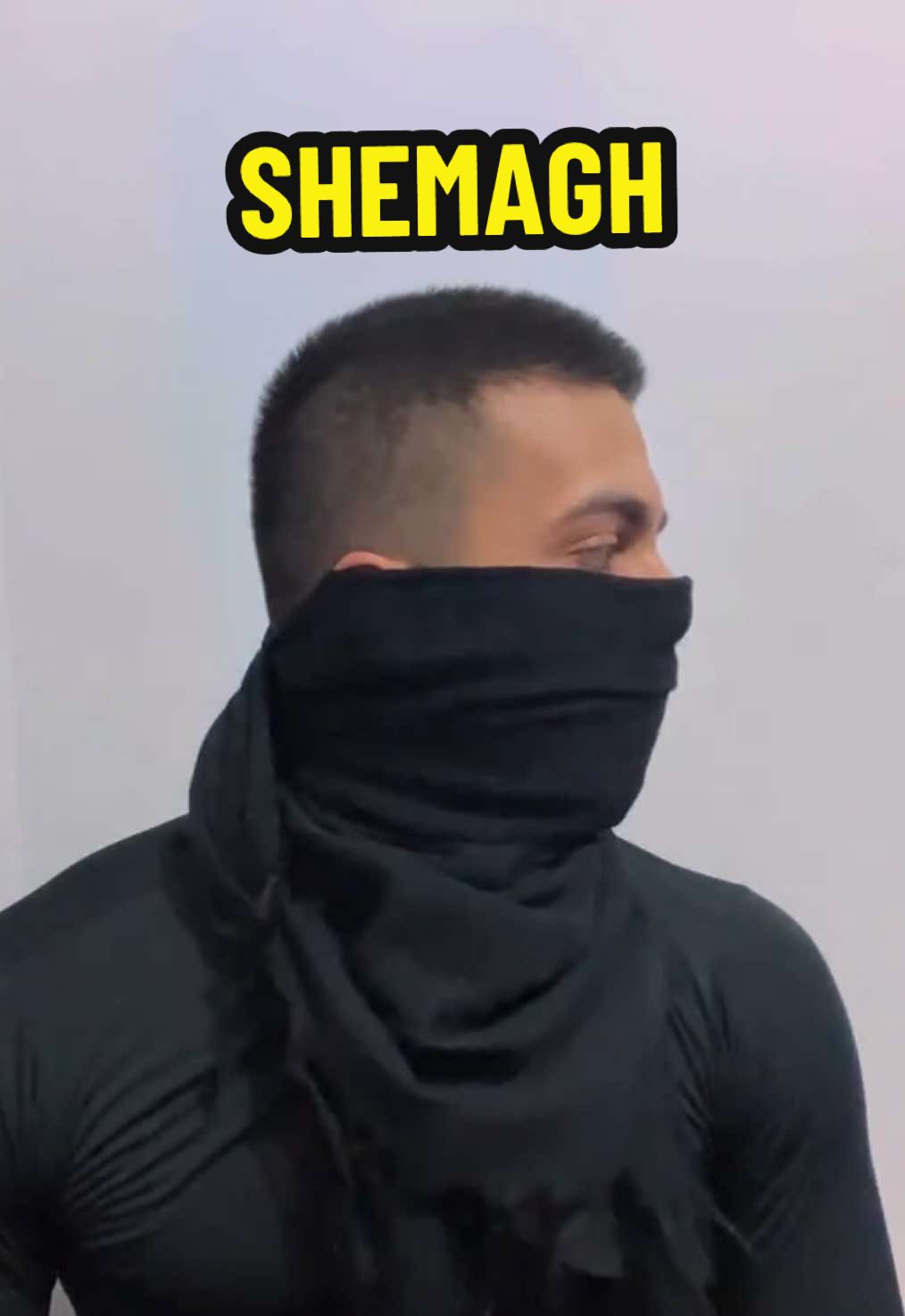 Duas formas simples de usar um Shemagh Shemagh é utilizado pelas forças policiais em atividades que possuem muita exposição ao sol e poeira. Feito de uma material 100% algodão que permite conforto e proteção ao operador. #shemagh #policia 