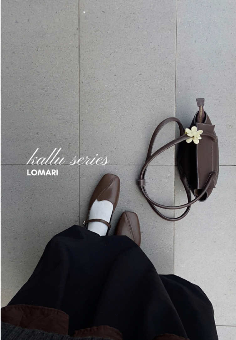 espresso never looked this good! flatshoes kallu series dari @Lomari Indonesia punya design yg timeless, elegan & versatile. definitely my new go-to pair for work & weekend ☕️💌 #flatshoes #rekomendasiflatshoes #localbrand #brownshoes #stepwithlomari 