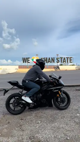 အိမ်မက်နဲ့တကွ#yamahar6 #fybbbbbbbbbbbbbb #ဆိုင်ကယ်ချစ်သူ🙏🙏🤝🏍🏍🏎🏎 #foryou #myanmartiktok🇲🇲🇲🇲 