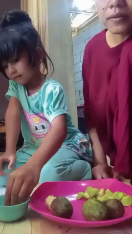 sukuri apa yg Allah ksih hari ini☺️