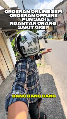 Tiba tiba di singgahin sama orang yang nggak di kenal, Katanya giginya sakit Awalnya aku takut di singgahi sama oranh yang nggak di kenal ni @RK  Takut nggak di bayar 😭 Akhirnya aku antar lah abangnya ke ke klinik  Dan kebetulan aku mau konsul @DOKTER GIGI JAMBI  Pelayanannya ramah, banyak promonya loh di sini🤟  Dan kalian harus tau konsul disini gratis lohhh, disini dokter giginya profesional dan perawat giginya juga profesional Jangan takut lagi kalau gigi kalian sakit Datang aja langsung ke klinik ini