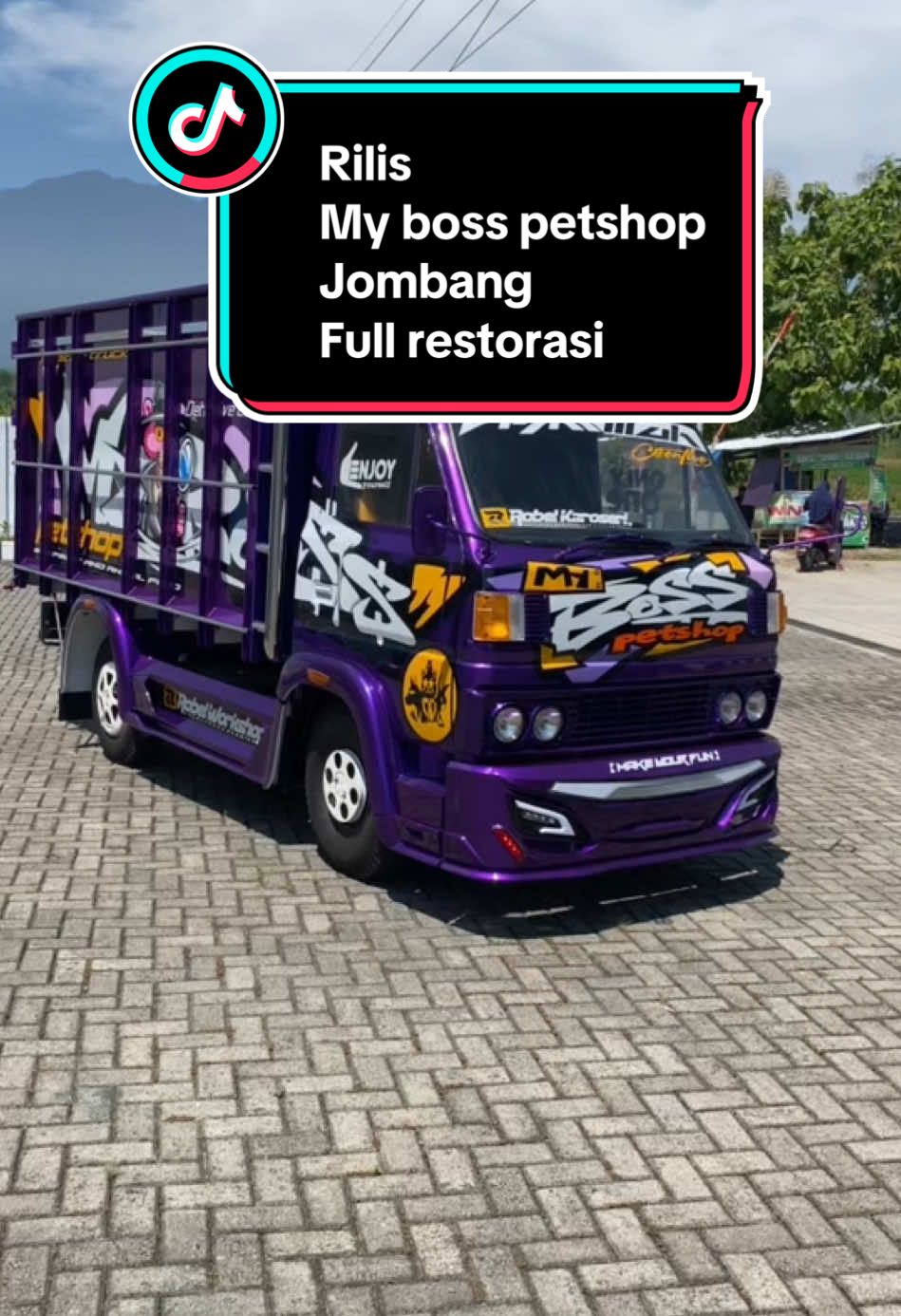 My boss petshop lagi jombang pride full restorasi by Robel karoseri ngawi #umplung_mania #trukumplung#trukmbois #robelkaroseri #modifikasitrukterbaru #fypシ゚ #variasitruk #baktruk 