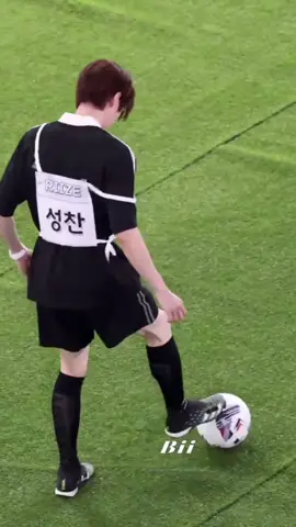 my favorite soccer player #sungchan #riize 