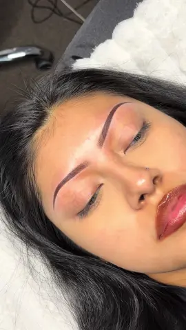 Eyebrow tint on thin brows 💦🔥 #fypシ゚viral #browtutorial #browtint #thinbrows #esthetician 