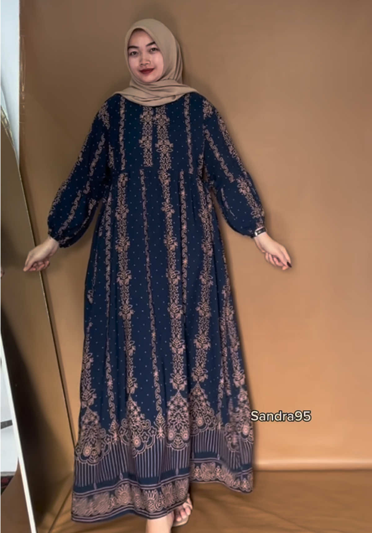 Rekomendasi gamis motif cakep #gamis #gamiskekinian #gamiscantik #dress #gamisrayon 