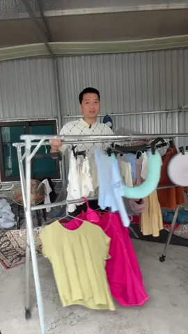 Tiện lợi và bền bỉ với cây phơi đồ đa năng WW bằng thép không gỉ. Thiết kế thông minh có thể kéo giãn từ 160–240cm, đáp ứng nhu cầu phơi nhiều quần áo cùng lúc. Cây có khả năng gấp gọn sau khi sử dụng, tiết kiệm tối đa không gian cho gia đình. Chất liệu thép không gỉ chắc chắn, chống cong vênh, chịu lực tốt, giúp treo được cả chăn màn, áo khoác dày. Đi kèm bánh xe tiện di chuyển, đây chính là giải pháp phơi đồ hiện đại, gọn gàng và bền lâu cho mọi nhà. #giaphoido #giaphoiquanao #giaphoidobancong #giaphoiquanaobancong #xuhuong 