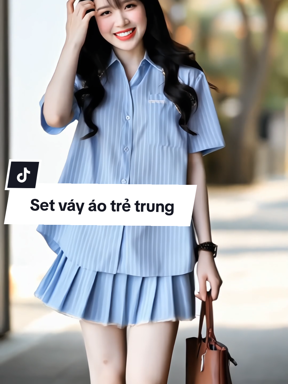 Set bộ nữ xinh xắn trẻ trung gồm áo sơ mi (có đệm vai) và chân váy xếp ly (có quần bảo hộ) cho nàng diện đi học đi chơi nhen #setdonu #setdoxinh #setvayao #xuhuong #ThoiTrendNu 