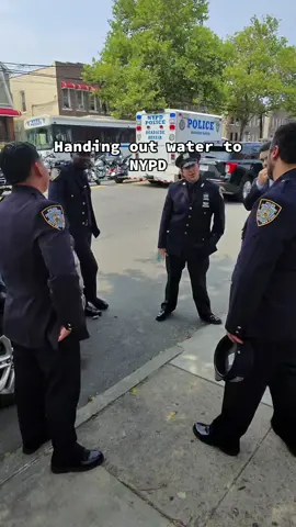 Handing out water bottles to NYPD Part#1 #nypd #cops #nyc #bronx 
