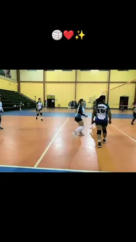 siempre demostrando el talento en la cancha🏐 #ladys  #voley  #deporte #voleymujeres  #pichanga 