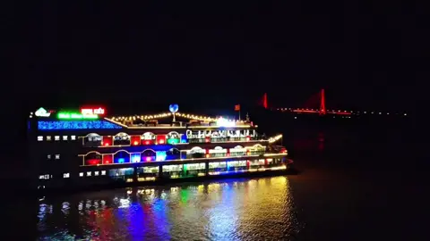 Du thuyền bến Ninh Kiều các bạn đã trải nghiệm chưa ☺️ #xuhuong #djimini4k #duthuyencantho #dji #benninhkieu 