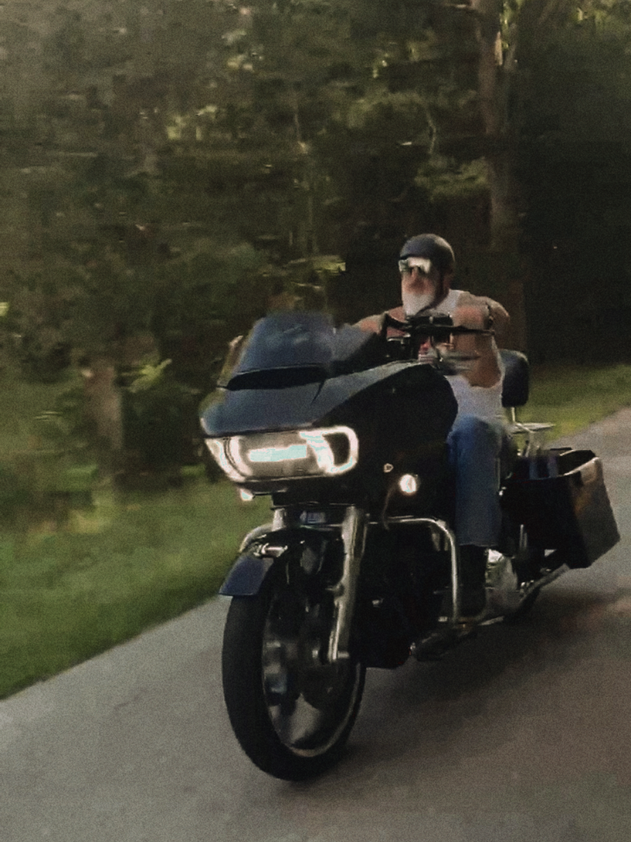 @TWO SVGE #harleydavidsonlifestyle #roadglidespecial #tiktokfamous #blowthisup 