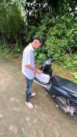 Ship vội cho ez 1 sec kịp đi khai giảng nét luônnnn😁🫰🏻#lehungoder #lehungboutique 