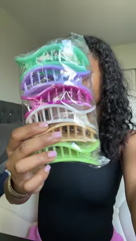 hair clips that don’t hurt your head<< 🥰 #daarealldopegirl #fyp 