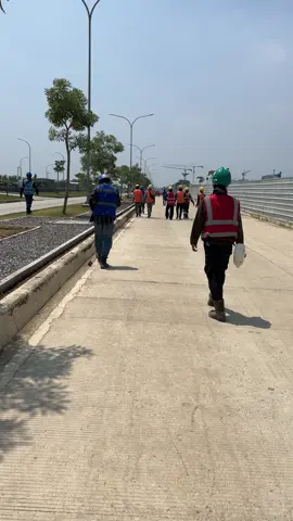 gapapa kerja proyekan juga ,matur nuwun sanget, Gusti #kuliproyek👷🏼 #kuproy #safetyfirst #fyy 