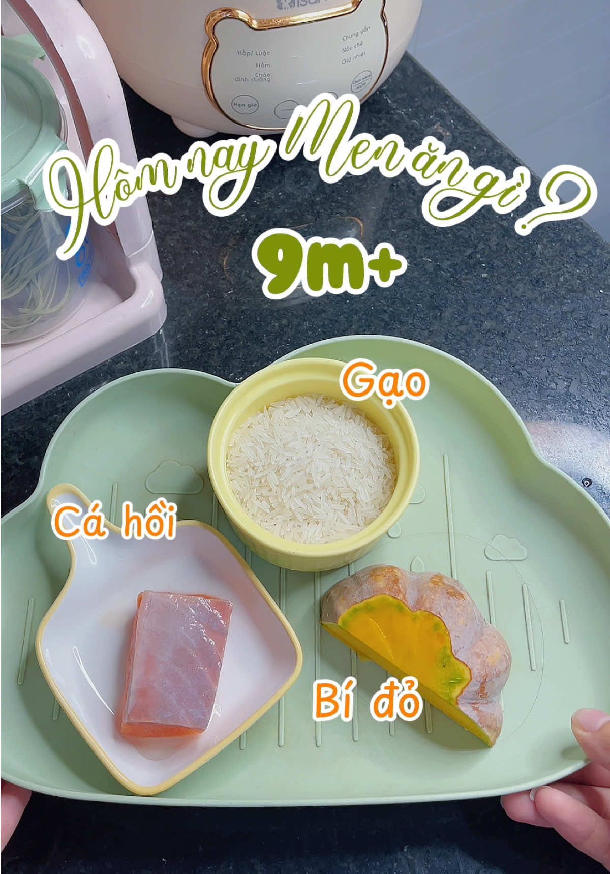 Men 9m+ ăn gì? | Cháo cá hồi bí đỏ thơm ngon, nấu kiểu này không tanh luôn ạ. Món này bé 7m+ là ăn được rồi, các mẹ cứ xay theo khả năng ăn thô của con nhà mình là oki nè ✨ #mebimsua #nauan #chamcon #xhtiktok #lammecua4embe