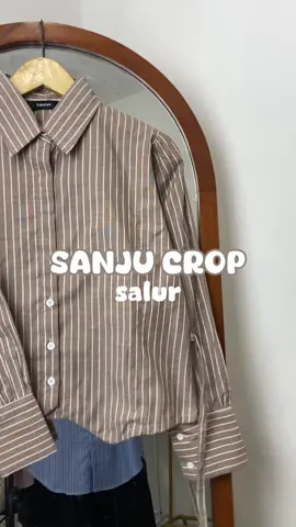 Petite girl merapat guysss!!!#rekomendasioutfit #kemejasalur #fyp 