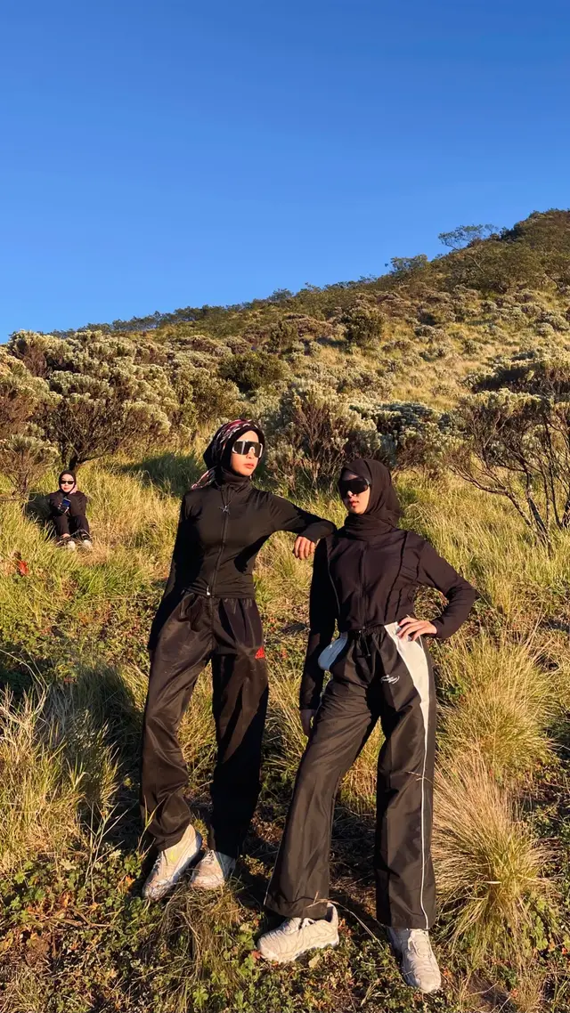 #4u #merbabuviagancik #xybca #pendakicantik 