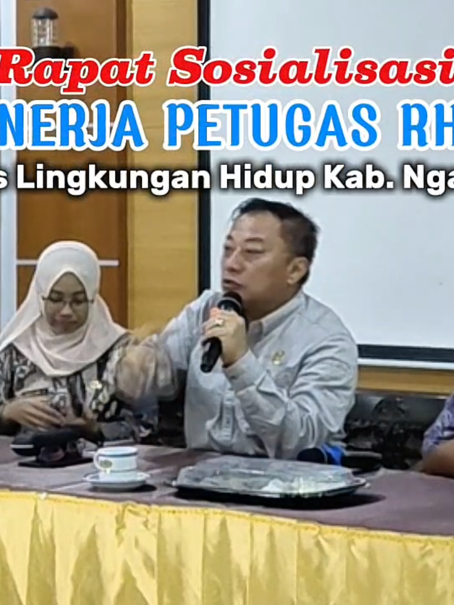 Kadis LH Bapak Sujito memimpin rapat sosialisasi kinerja RTH se-Kabupaten Nganjuk. Rapat ini bertujuan untuk: - Meningkatkan kesadaran dan pemahaman tentang pentingnya RTH (Ruang Terbuka Hijau) - Mengevaluasi kinerja RTH yang ada di Kabupaten Nganjuk - Meningkatkan kualitas dan kuantitas RTH untuk mendukung lingkungan yang lebih baik Dengan adanya rapat ini, diharapkan kinerja RTH di Kabupaten Nganjuk dapat terus meningkat dan memberikan manfaat bagi masyarakat. ____________________ #rapatsosialisasi  #dinaslingkunganhidup #dlhjatim  #nganjukmelesat  #rthnganjuk 