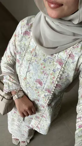 kebaya cotton ˚˖𓍢🌷✧˚.🎀⋆ its giving girly vibes ✨  #kebaya #bajukurung #kurungcotton #bajuraya #bridesmaids 