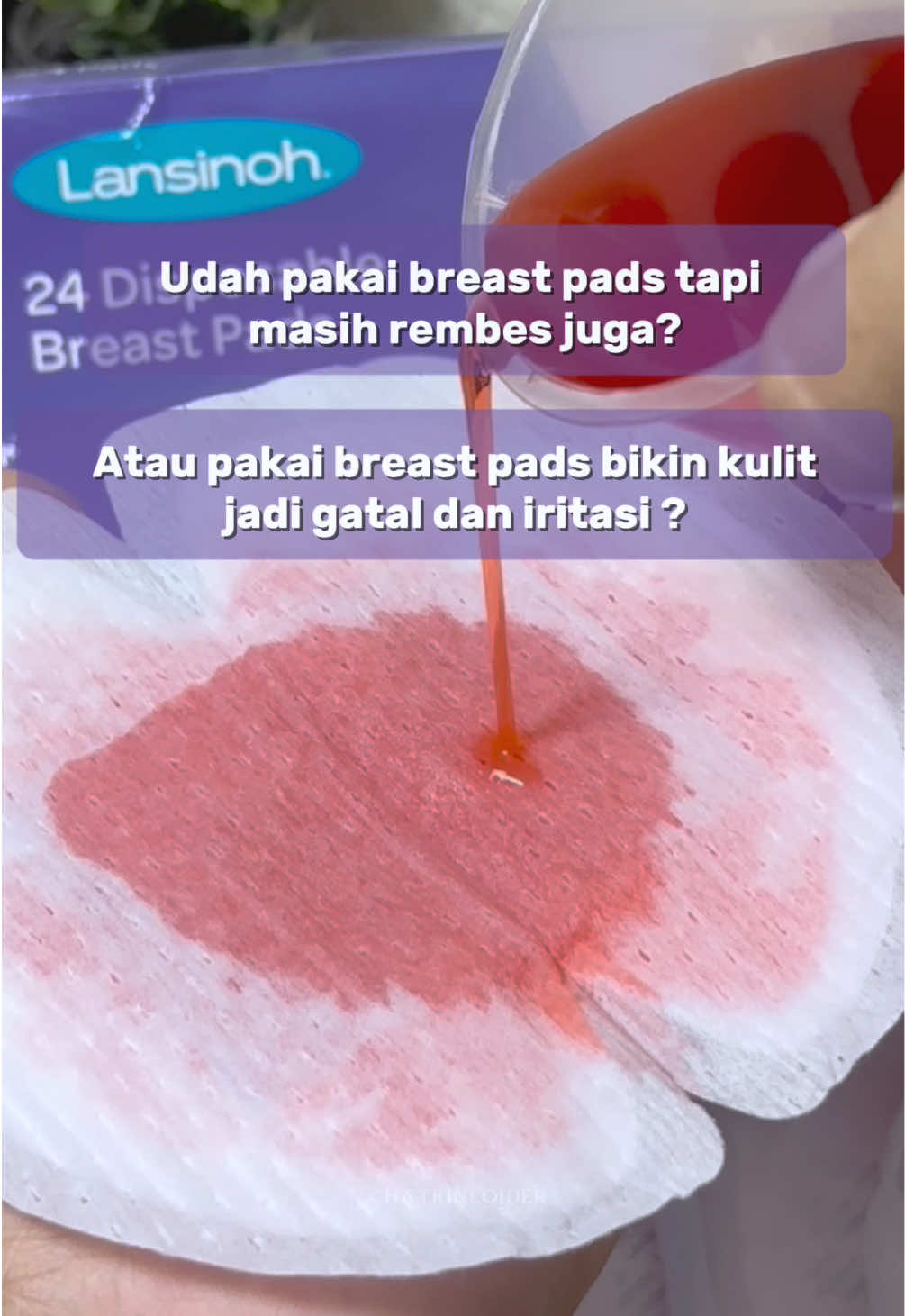 Dibuat dengan teknologi Blue Lock @Lansinoh Indonesia yang canggih bukan hanya menyerap kelebihan ASI, tapi juga mengubahnya menjadi gel agar tidak kembali ke permukaan. Kulit jadi tetap kering dan terhindar dari rasa lembap yang bisa memicu iritasi. Moms, wajib cobain ini apalagi yang kulitny sensitif. Cek dikeranjang kuning ya ☺️ #breastpads  #Lansinoh  #breastpadslansinoh  #lansinohindonesia  #pembalutasi 