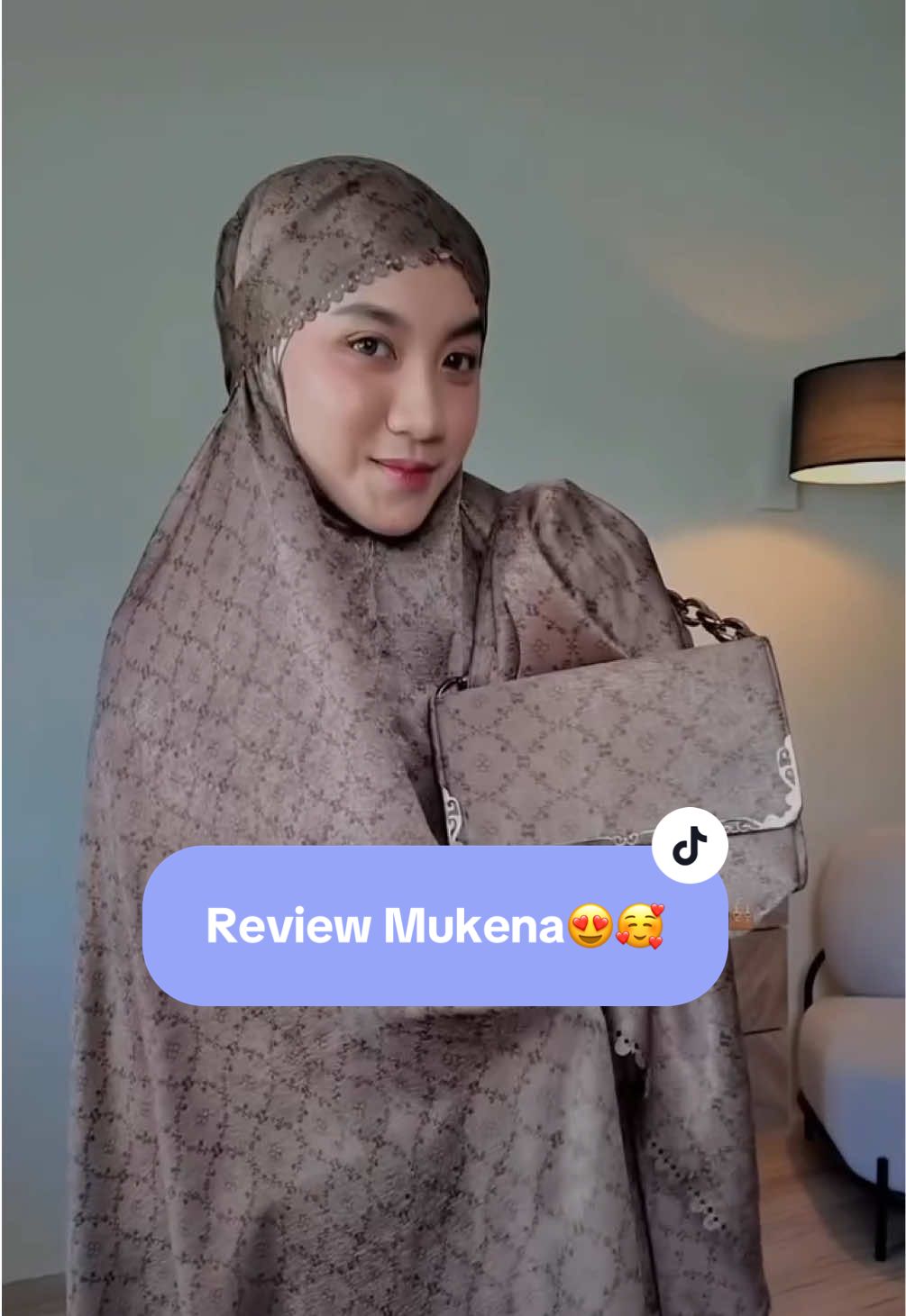 Masyaallah, Cantik banget mukena yang dipake sama kak @Putri ✿ 😍🫶🏻 Yakin nih gamau samaan? Yuk buruan checkout sebelum kehabisan🤭🛍️ #review #mukena #mukenacantik #fyp #fypシ゚ 