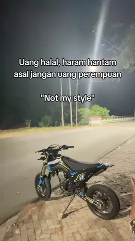 Ketua tidak ajarkan pakai uang perempuan 🤫 #supermotoindonesia #kolakasulawesitenggara #lewatberanda #storysupermoto #anakbone 